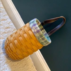 Longaberger 2001 small Gatehouse basket